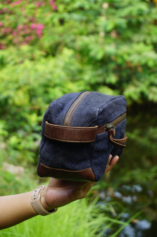 Sale - Toilet pouch in Navy