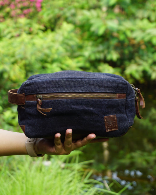 Sale - Toilet pouch in Navy