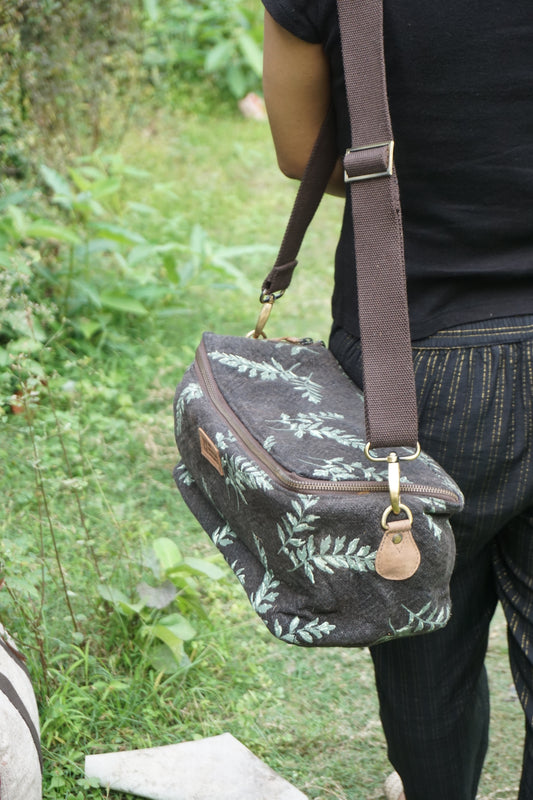 Sale - Camera Bag in Charcoal Tulsi