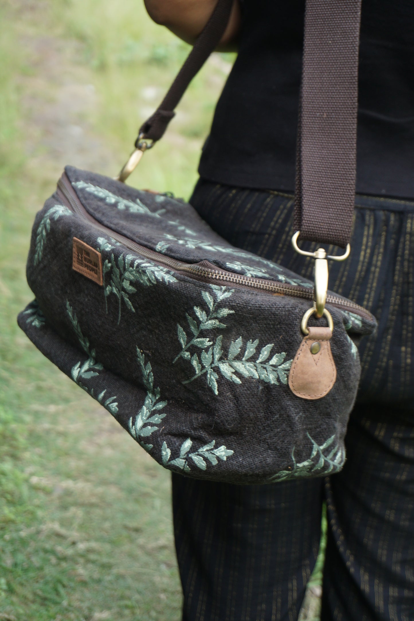Sale - Camera Bag in Charcoal Tulsi