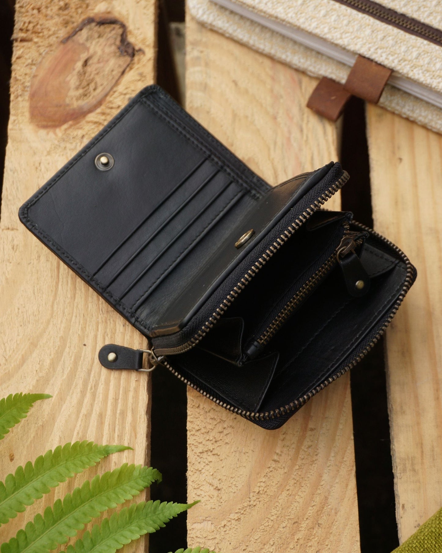 The Chota Flip Zip Wallet