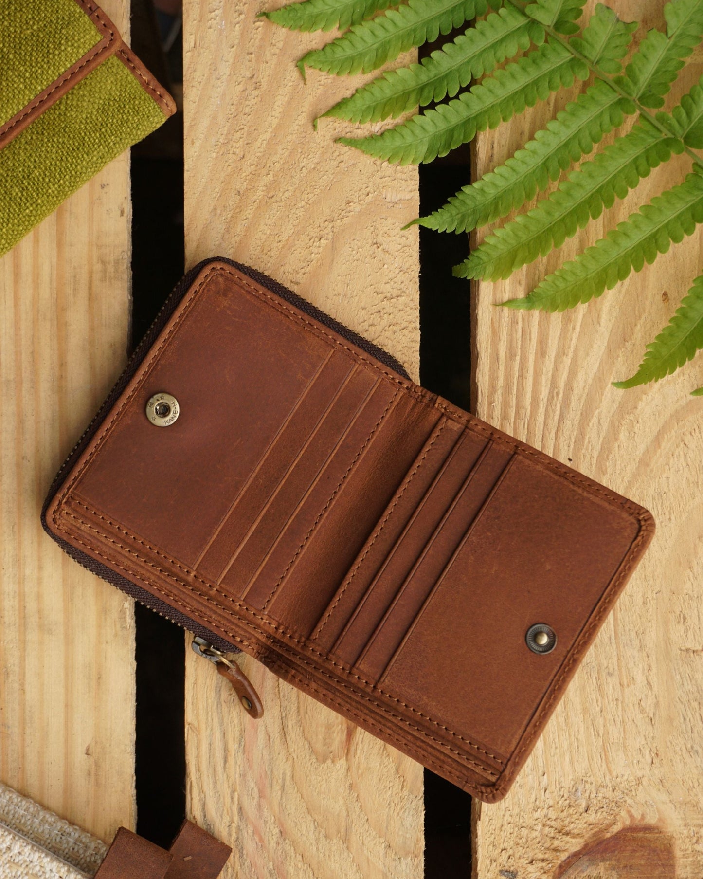 The Chota Flip Zip Wallet
