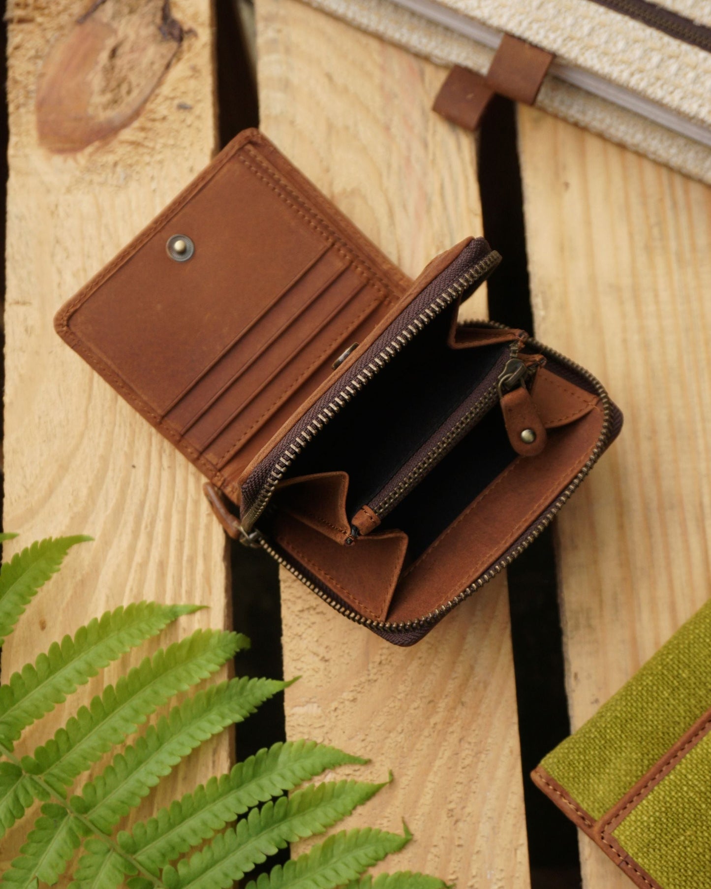 The Chota Flip Zip Wallet