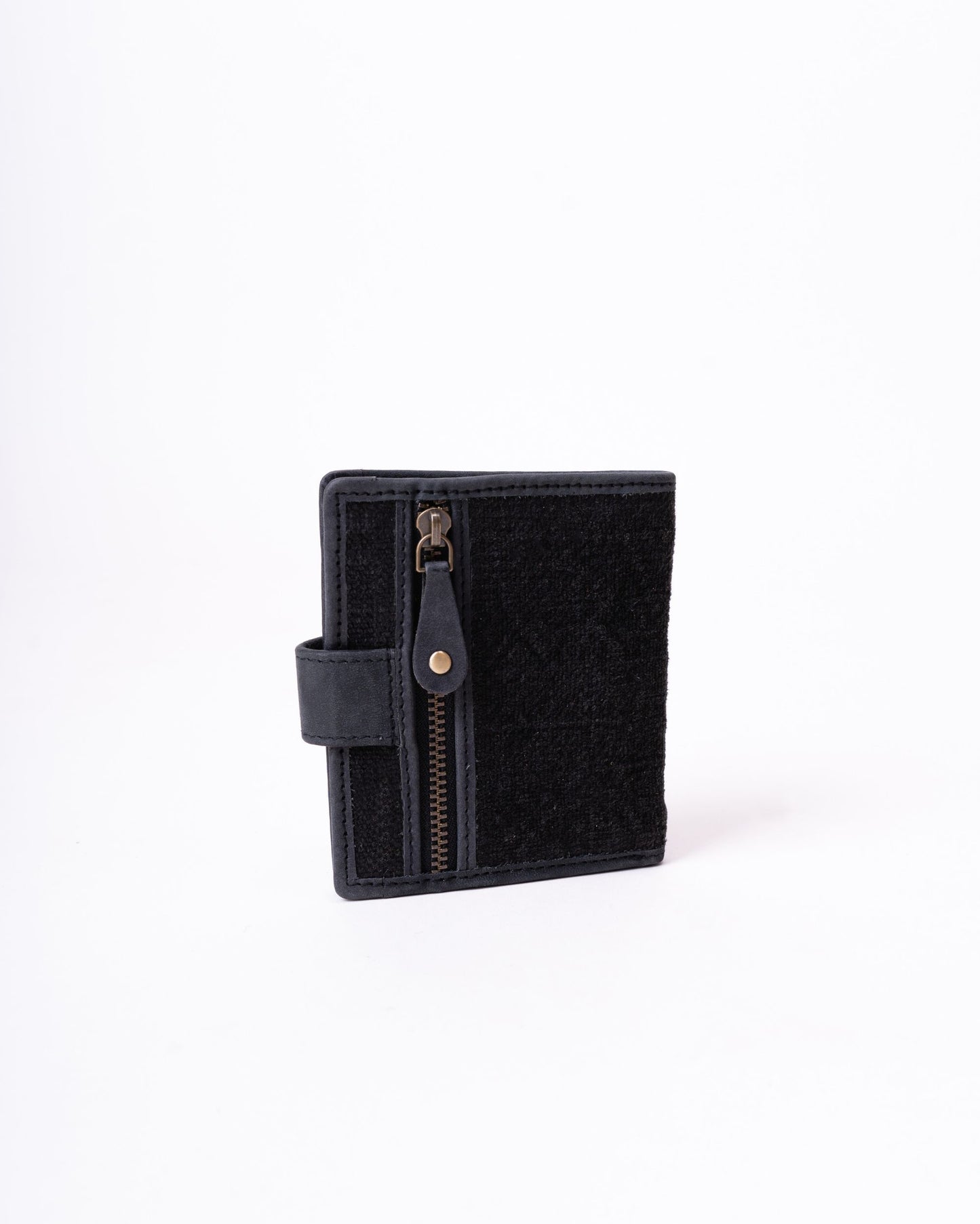 The Flip Wallet with Button Enclosure in Olive
